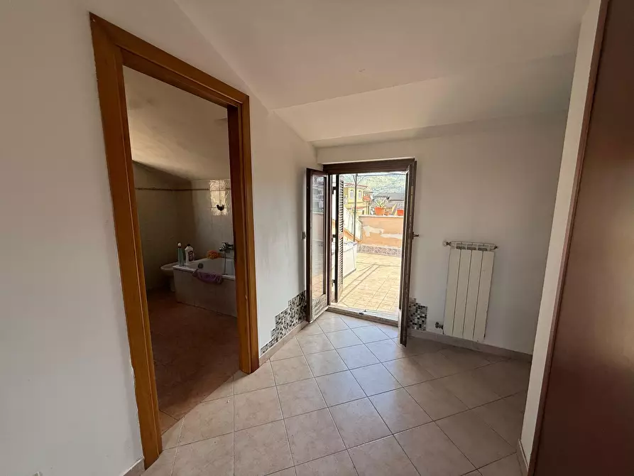 Immagine 15 di Trilocale in vendita  in via maremmana inferiore 110 a Guidonia Montecelio