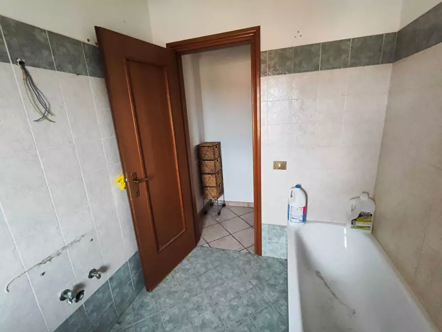 Immagine 9 di Trilocale in vendita  in Via Colle del sole 22 a Guidonia Montecelio