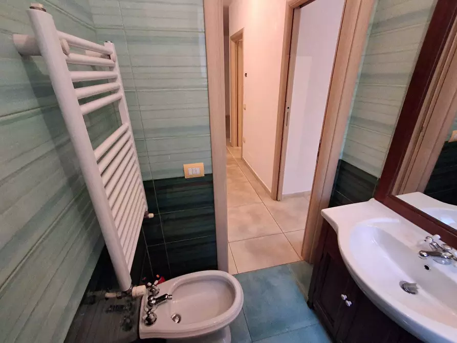 Immagine 29 di Trilocale in vendita  in via nicolo paganini a Guidonia Montecelio