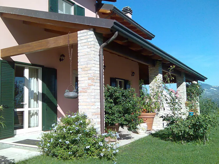 Immagine 1 di Villa in vendita  in FRAZIONE CAVIGNANO a Ascoli Piceno