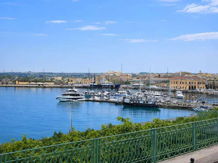 Immagine 18 di Appartamento in vendita  in VIA DELLE CARCERI VECCHIE 23 a Siracusa