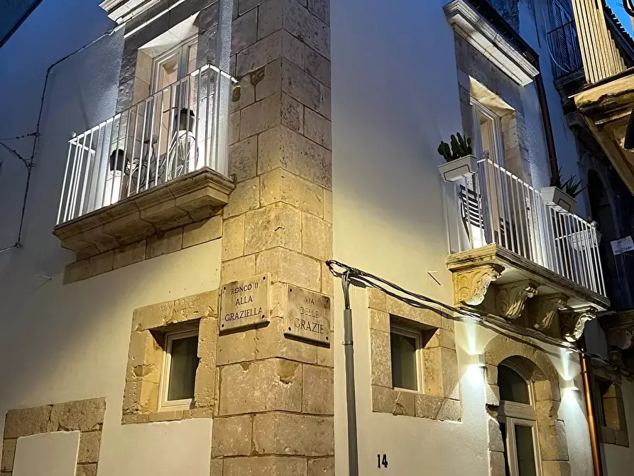 Immagine 26 di Trilocale in vendita  in Via delle Grazie 14 a Siracusa