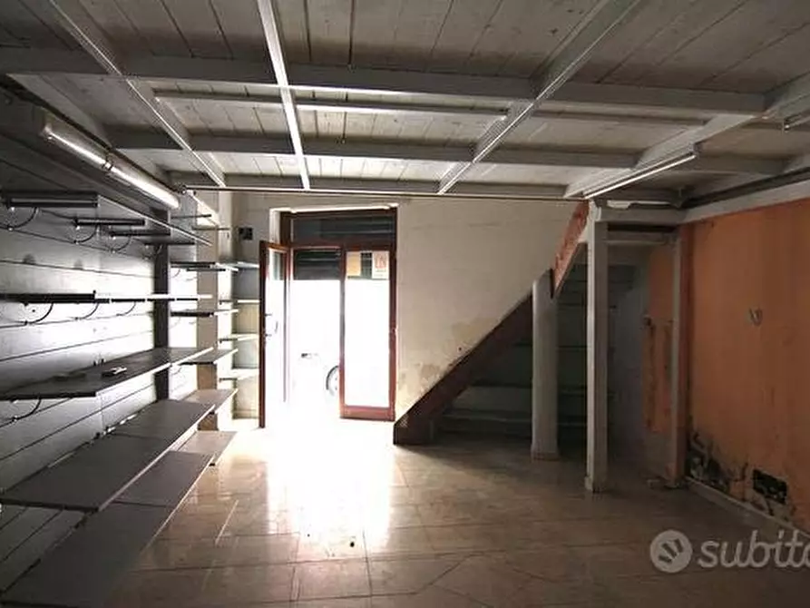 Immagine 4 di Locale commerciale in affitto  in Via Francesco Crispi a Siracusa