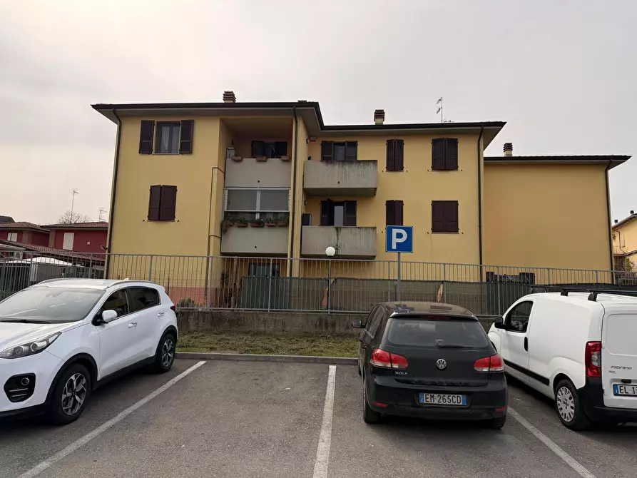 Immagine 1 di Appartamento in vendita  in Strada Villa di Sotto 39 a Fontevivo