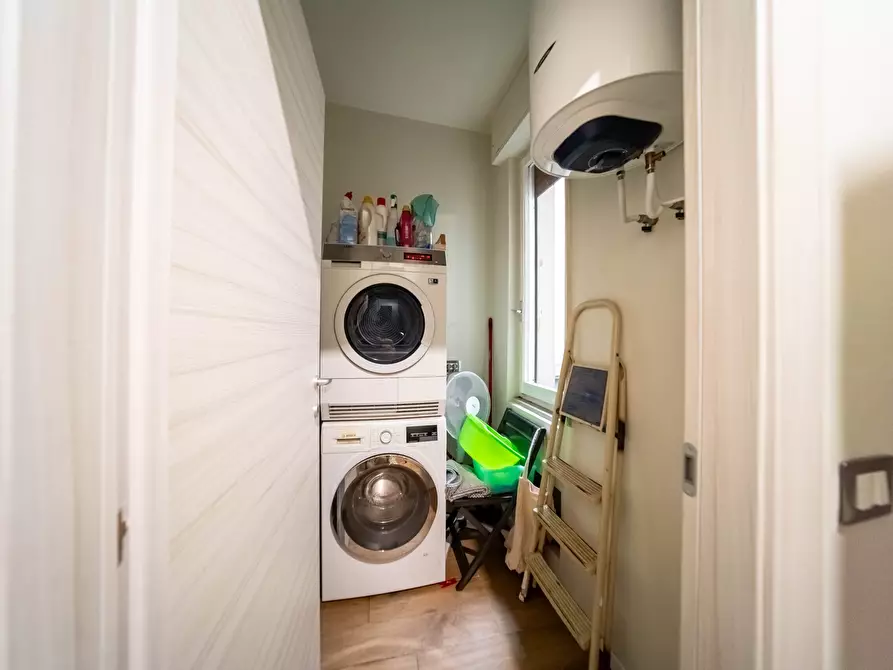 Immagine 24 di Pentalocale in vendita  in borgo basini 3 a Parma