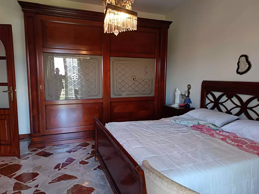 Immagine 9 di Pentalocale in vendita  a Palermo