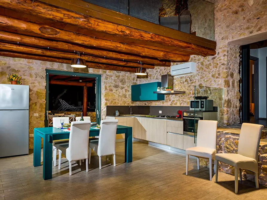 Immagine 3 di Rustico / casale in vendita  in CONTRADA CARDONE SNC a Castellammare Del Golfo