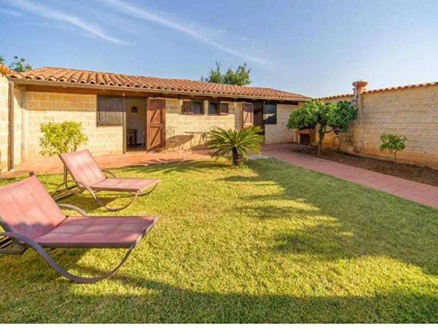 Immagine 16 di Villa in vendita  a Partinico