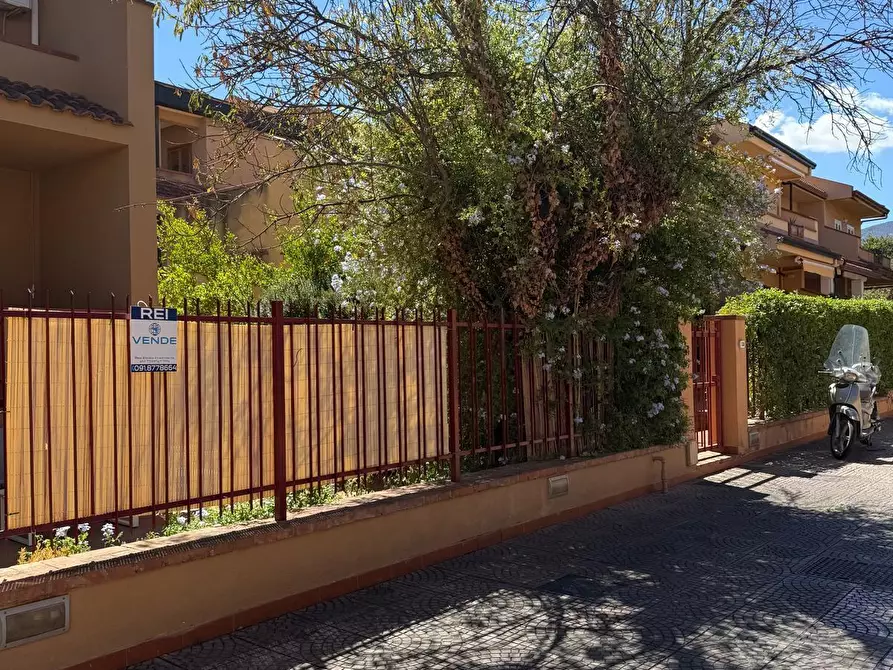Immagine 25 di Villetta a schiera in vendita  in VIA ADONE 9 a Palermo