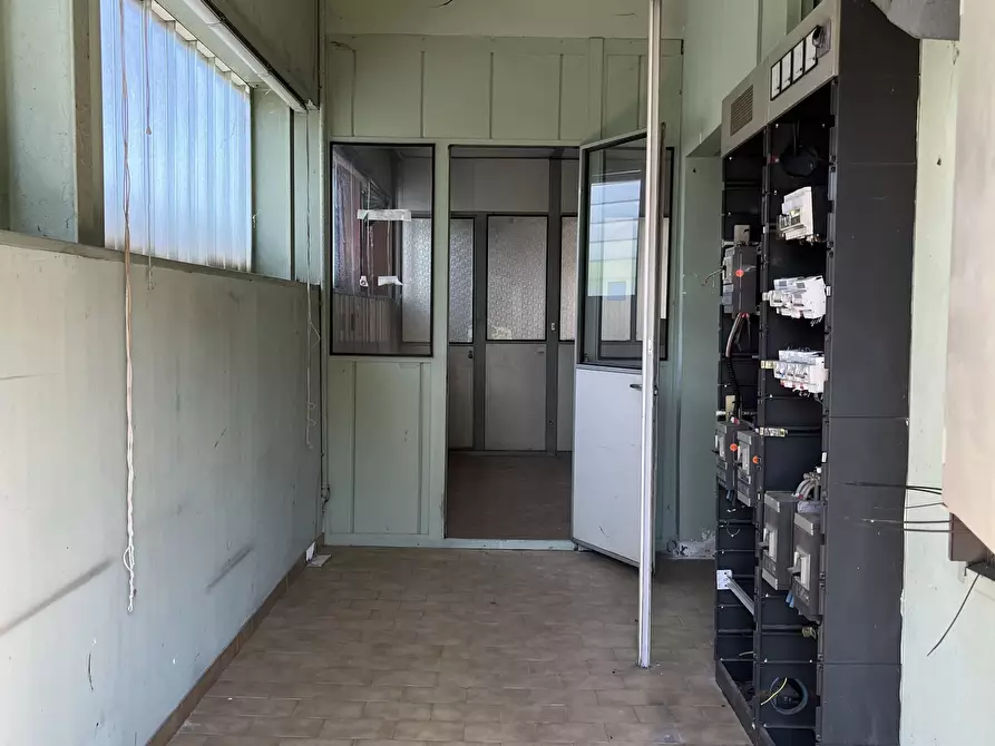 Immagine 2 di Capannone industriale in vendita  in Via Tortona 21 a Vigevano
