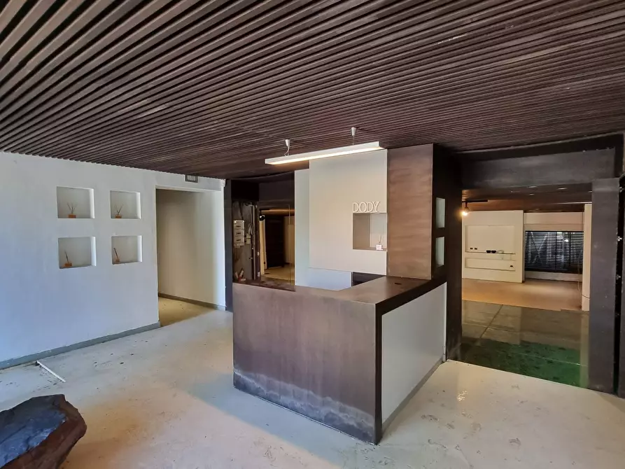 Immagine 5 di Attività commerciale in vendita  in Via Carlo Oreglio 7 a Melzo