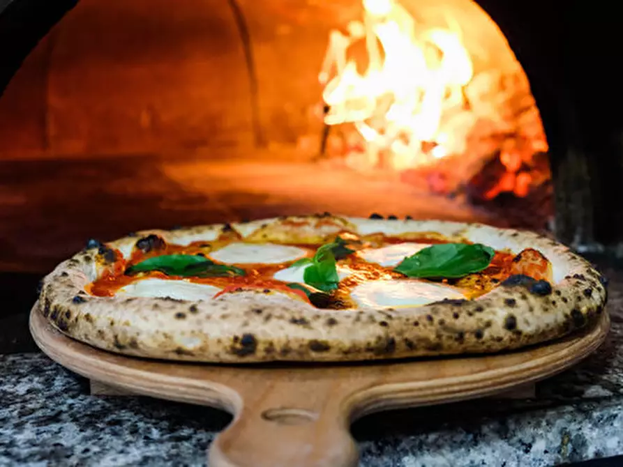 Immagine 3 di Bar / Ristorante in vendita  in Via Dante Alighieri 11 a Codogno