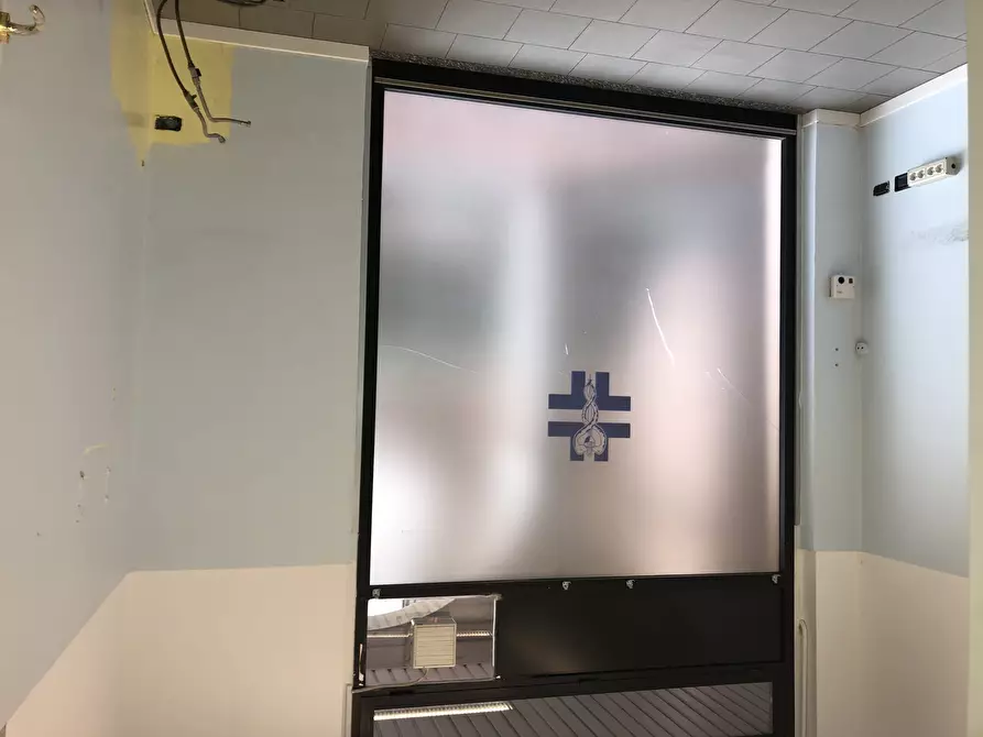 Immagine 15 di Locale commerciale in vendita  in via defendente 29 a Lodi