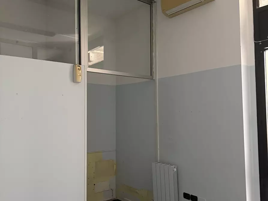 Immagine 19 di Locale commerciale in vendita  in via defendente 29 a Lodi