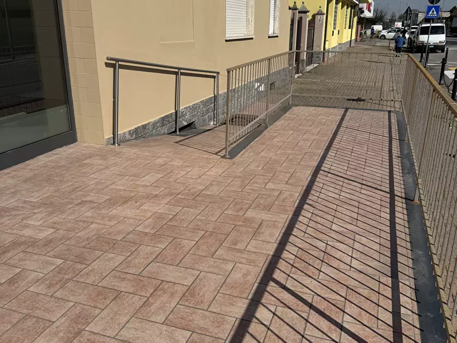 Immagine 15 di Locale commerciale in affitto  in Via Lodi 5 a Cornegliano Laudense