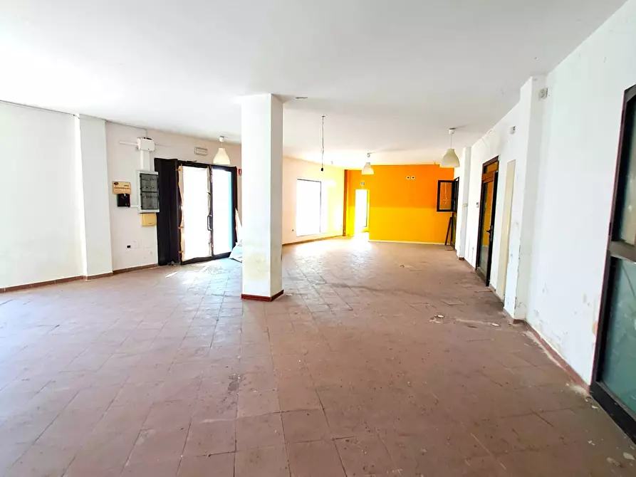 Immagine 16 di Attività commerciale in affitto  a Rovigo