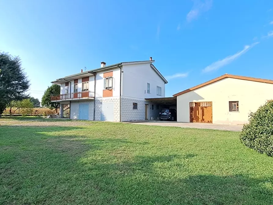 Immagine 1 di Casa indipendente in vendita  a Fiesso Umbertiano