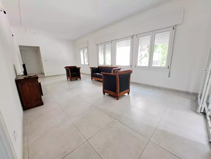 Immagine 5 di Appartamento in vendita  in Corso del Popolo snc a Rovigo