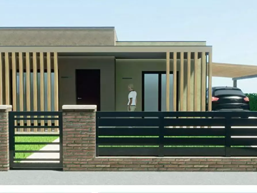 Immagine 3 di Terreno industriale in vendita  a Rovigo