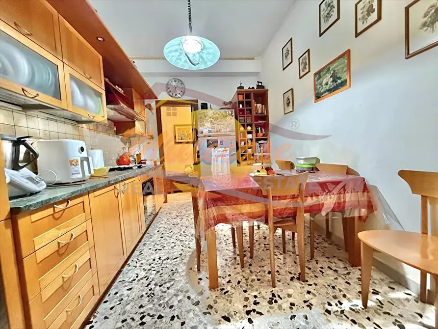 Immagine 9 di Pentalocale in vendita  in Viale Santa Panagia a Siracusa