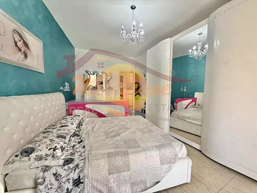 Immagine 18 di Pentalocale in vendita  in Via Grottasanta a Siracusa
