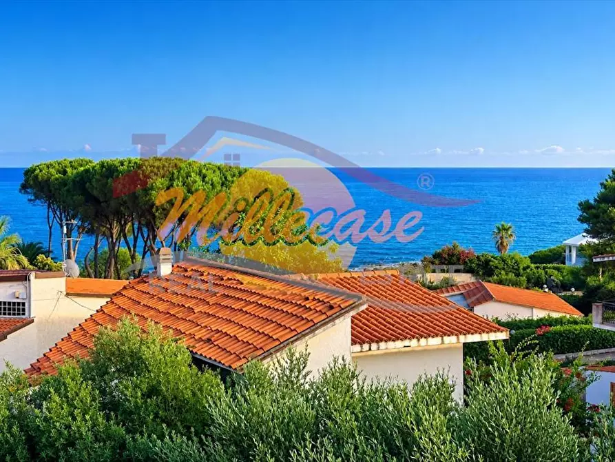 Immagine 1 di Villa in vendita  in Viale dei Lidi a Siracusa