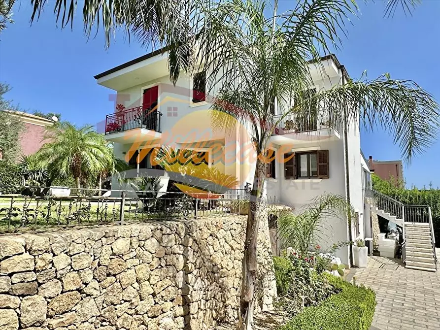 Immagine 1 di Villa in vendita  in Strada Tremmilia 3 a Siracusa