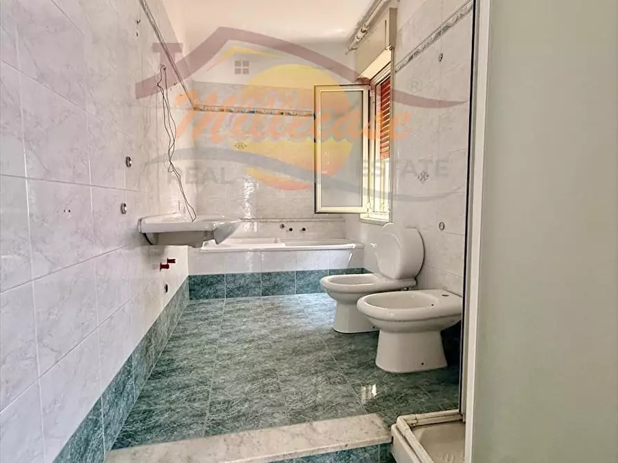Immagine 23 di Pentalocale in vendita  in Via Monte Bianco a Siracusa
