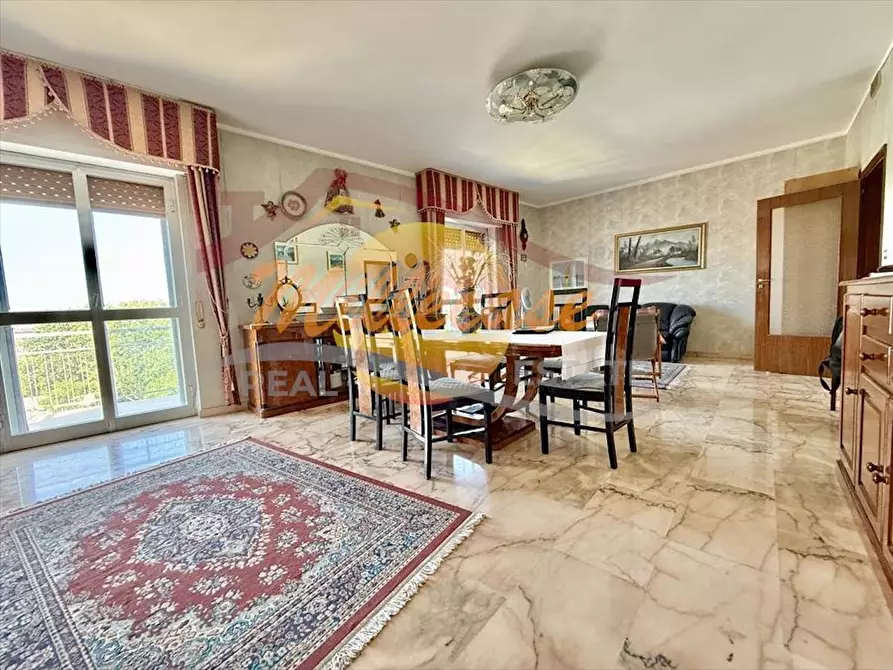 Immagine 11 di Pentalocale in vendita  in CORSO UMBERTO a Siracusa