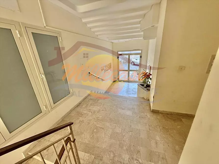 Immagine 11 di Pentalocale in vendita  in Via Avola a Siracusa