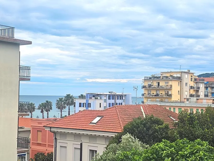 Immagine 1 di Trilocale in affitto  in Via Cristoforo Colombo 1616 a San Bartolomeo Al Mare