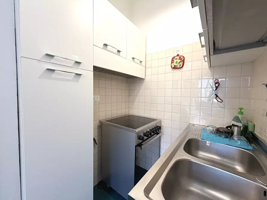 Immagine 28 di Bilocale in vendita  in Via Aurelia 82 a San Bartolomeo Al Mare