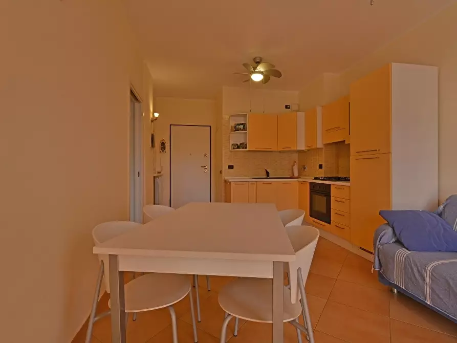 Immagine 8 di Bilocale in vendita  in Largo Parodi 1 a San Bartolomeo Al Mare