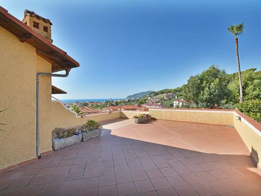 Immagine 2 di Quadrilocale in vendita  in Piazza Sant'Anna 1 a San Bartolomeo Al Mare