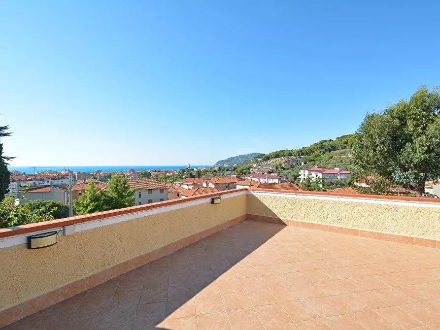 Immagine 5 di Quadrilocale in vendita  in Piazza Sant'Anna 1 a San Bartolomeo Al Mare