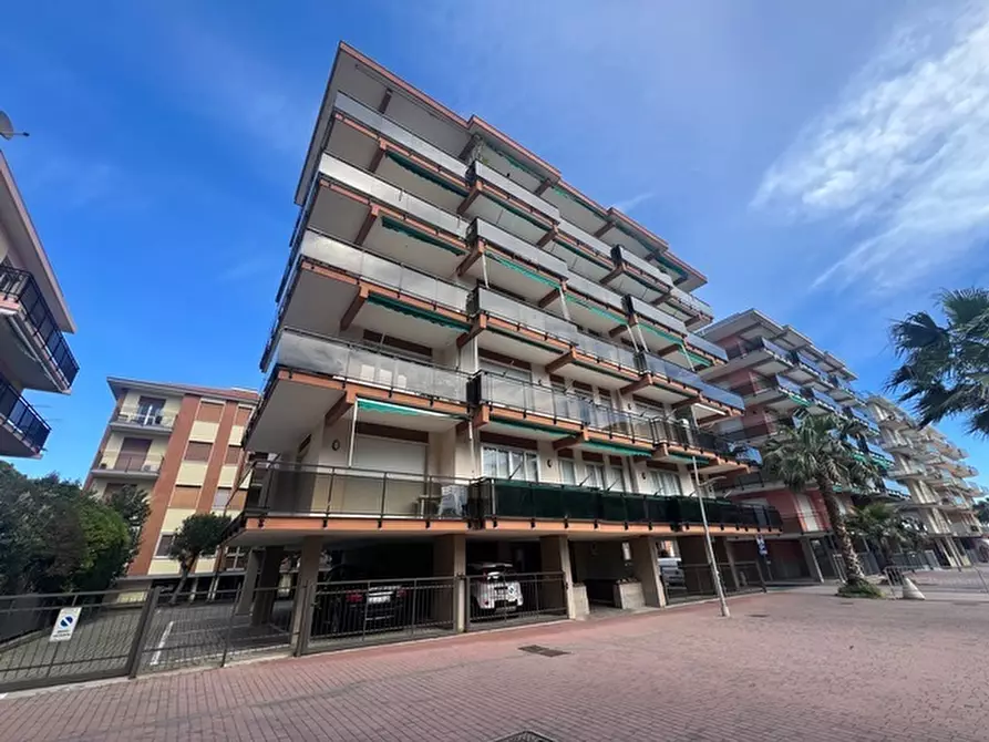 Immagine 41 di Trilocale in affitto  in Via della Resistenza 2323 a San Bartolomeo Al Mare