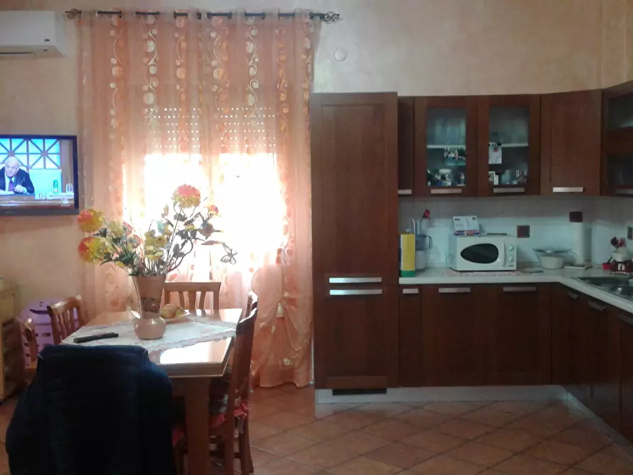 Immagine 1 di Pentalocale in vendita  in Via Luigi Settembrini a Lamezia Terme