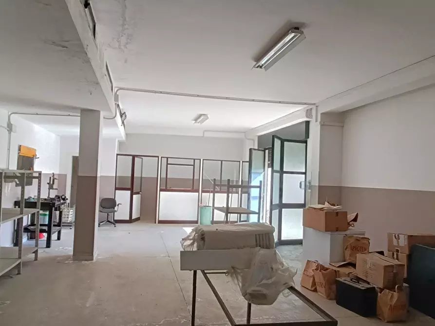Immagine 15 di Magazzino in affitto  in Via del Progresso a Lamezia Terme