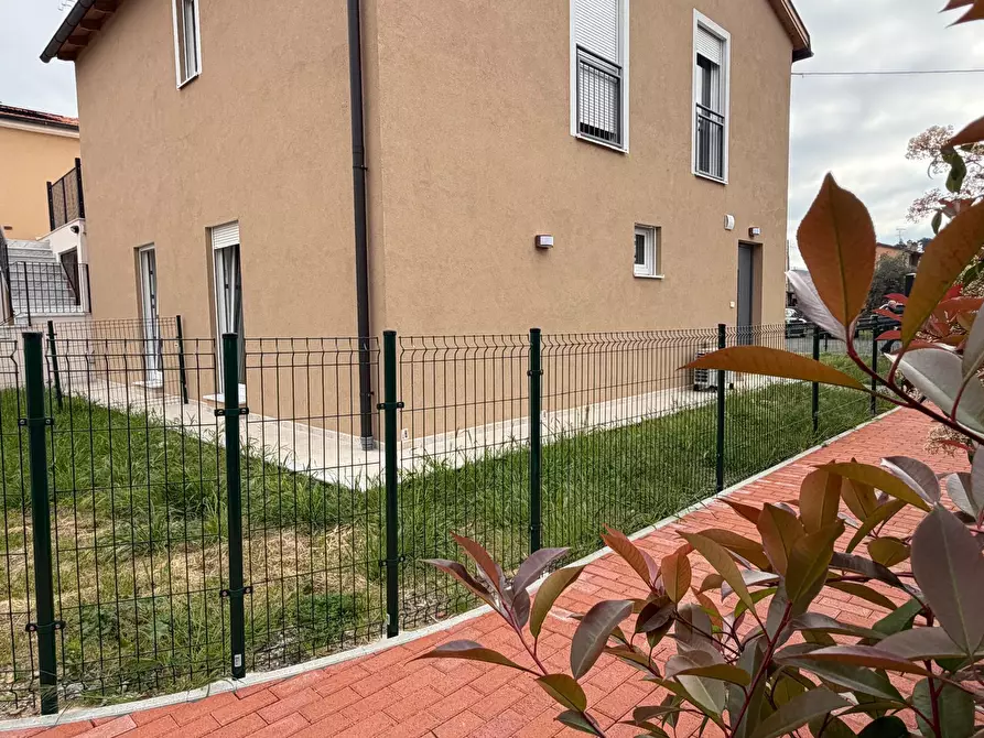 Immagine 1 di Bilocale in vendita  a Sarzana