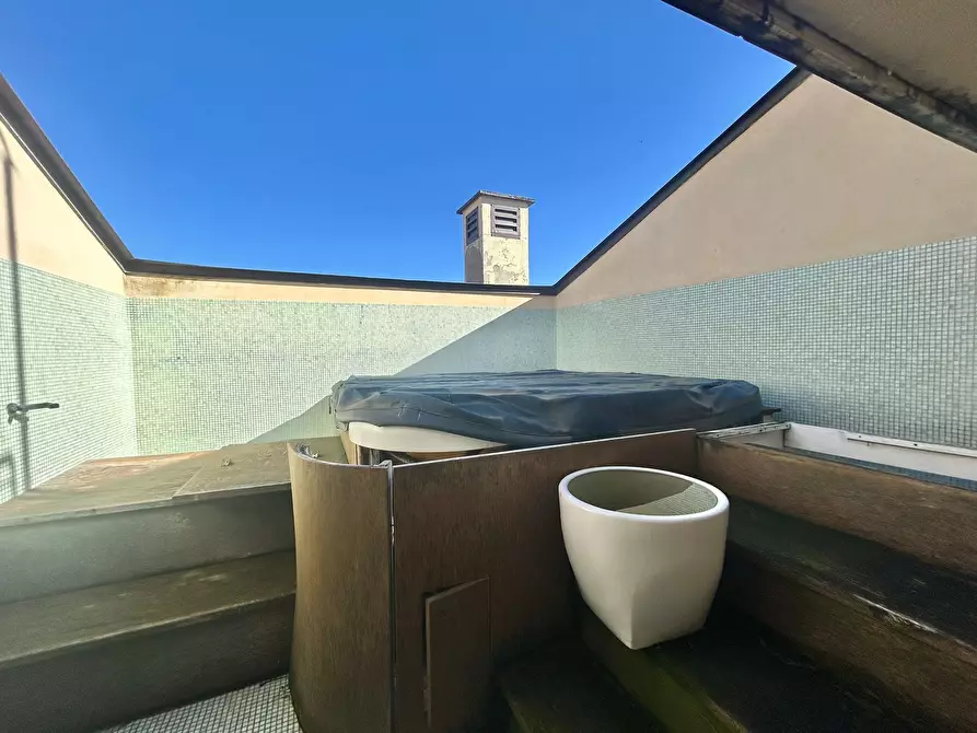 Immagine 45 di Attico in vendita  a Sarzana
