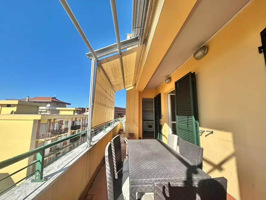 Immagine 11 di Pentalocale in vendita  a Sarzana