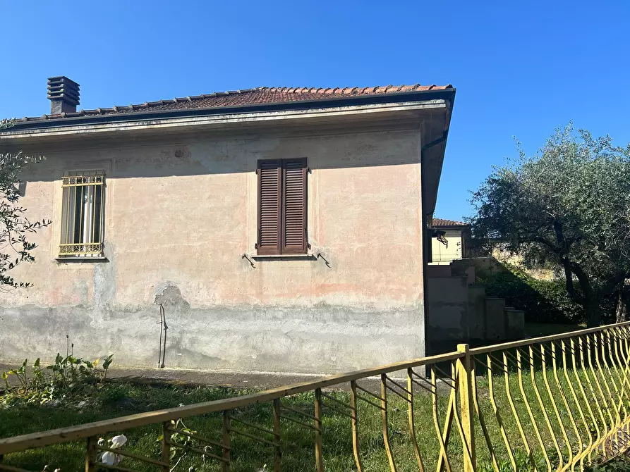 Immagine 18 di Casa indipendente in vendita  a Sarzana