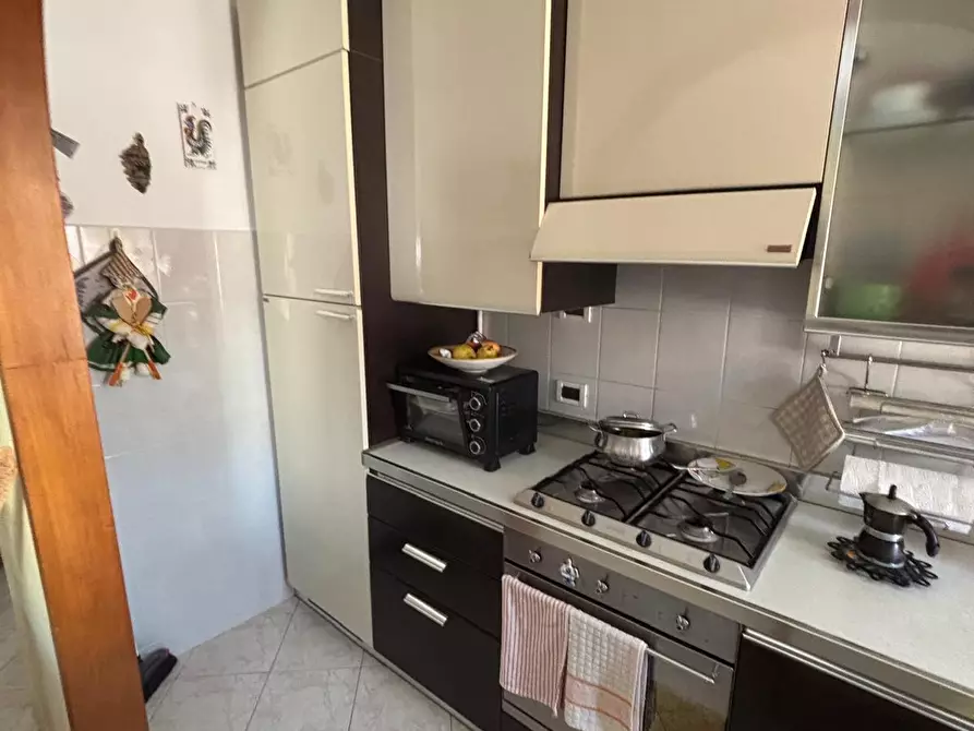 Immagine 10 di Quadrilocale in vendita  a La Spezia