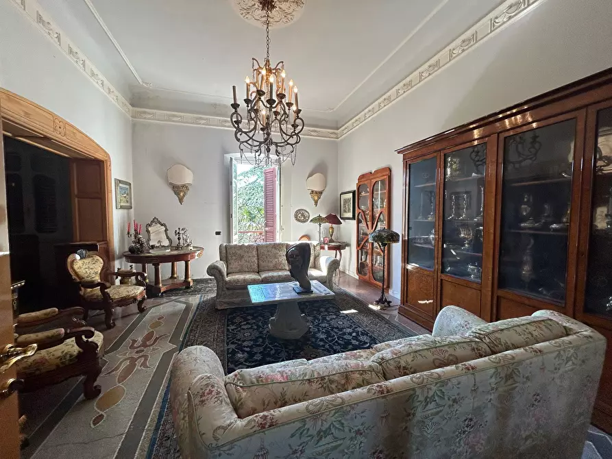 Immagine 15 di Pentalocale in vendita  a Sarzana