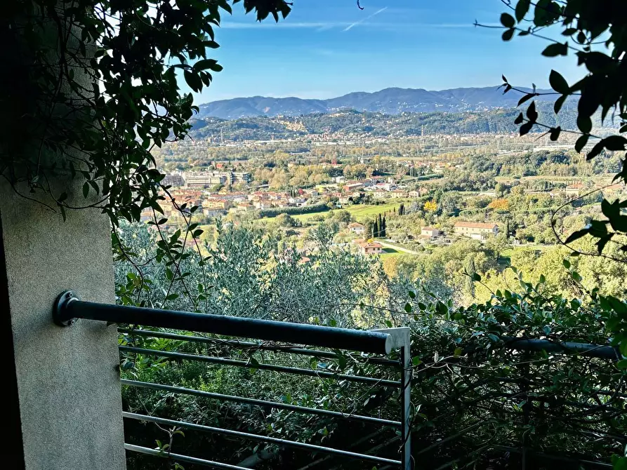 Immagine 6 di Villa in vendita  a Sarzana