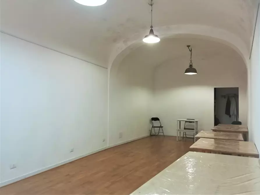 Immagine 4 di Locale commerciale in vendita  a Sarzana