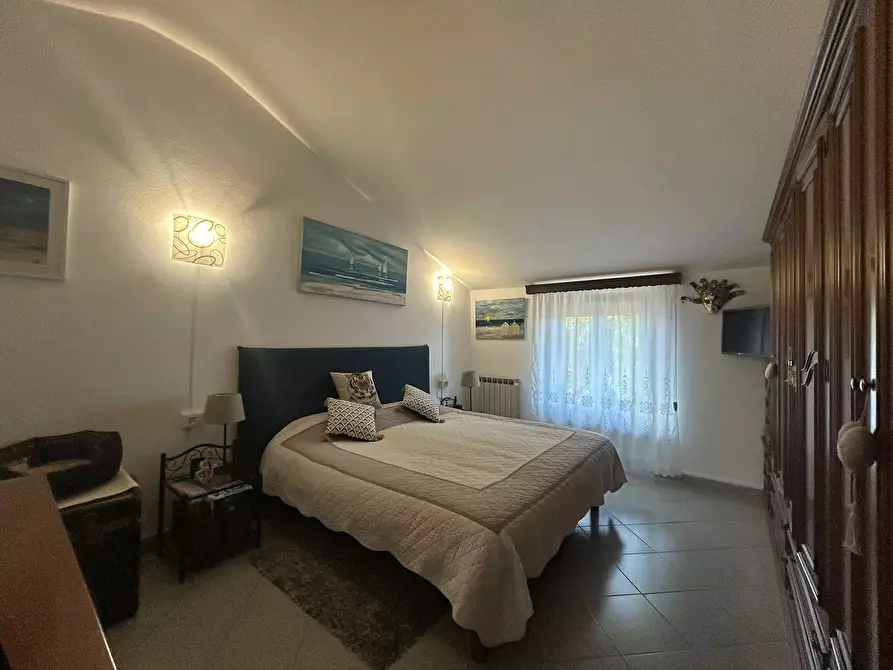Immagine 10 di Quadrilocale in vendita  a Sarzana