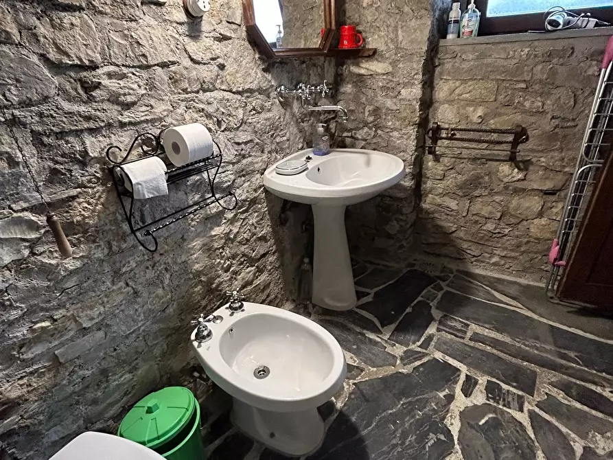 Immagine 38 di Casa indipendente in vendita  in Località Luscignano 18 a Casola In Lunigiana