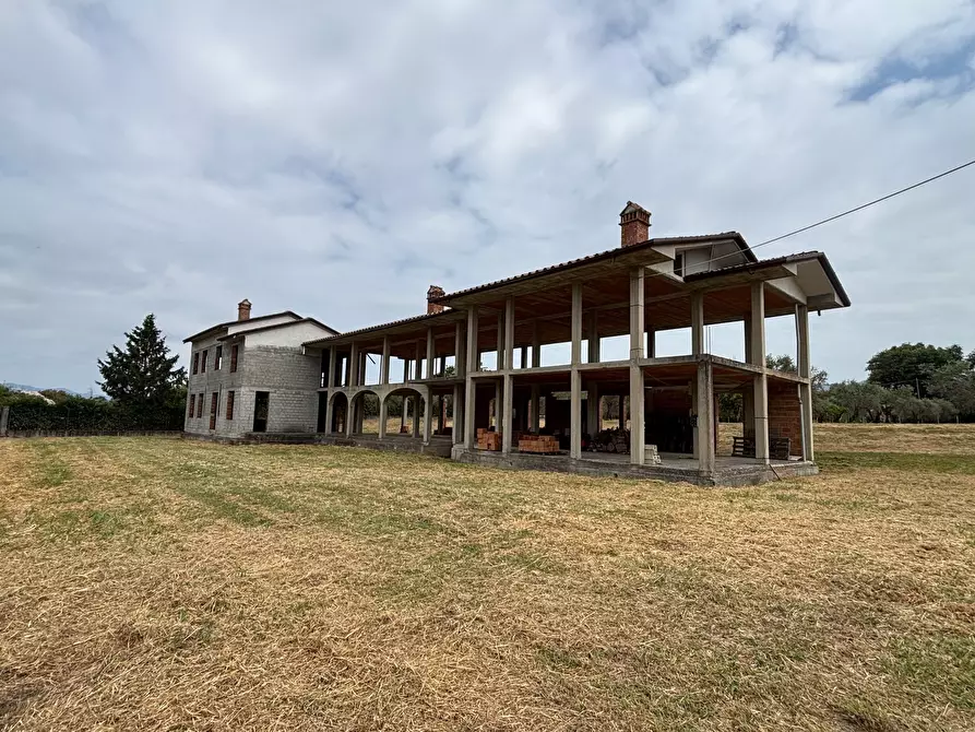 casa indipendente in vendita a Sarzana