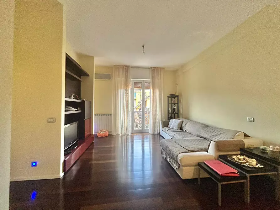 Immagine 1 di Trilocale in vendita  a Sarzana